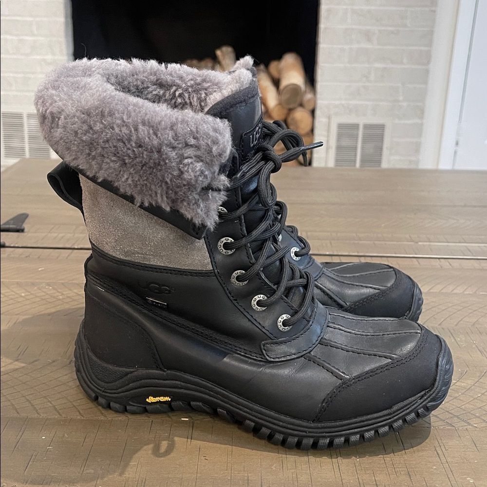 UGG Adirondack Black and Gray Fur Winter Snow Boots Sz 6